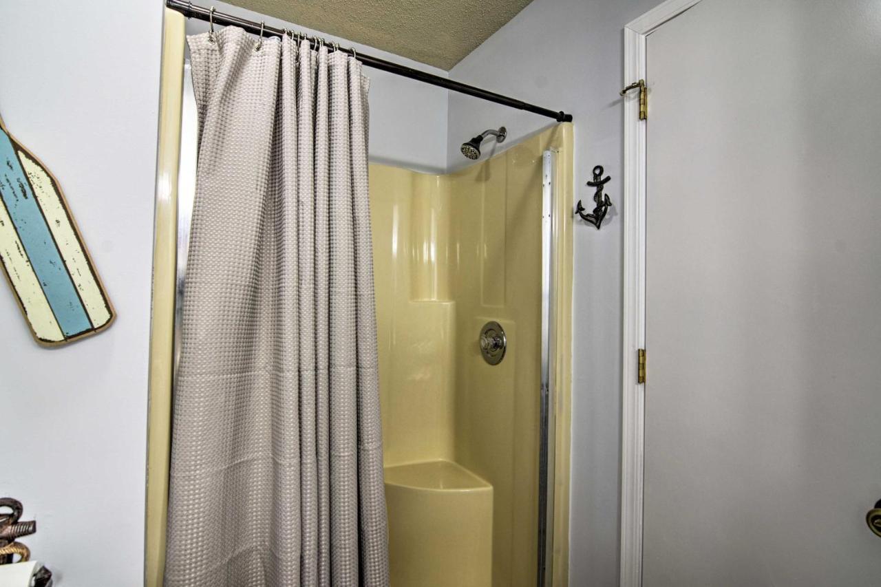 Reed Springs Condo With Furnished Deck And Pool Access Reeds Spring Eksteriør bilde